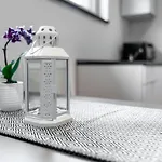 Modernes Basement-Studio mit Kingsize-Wasserbett und Walk-in Dusche mit guter Anbindung in die Innenstadt